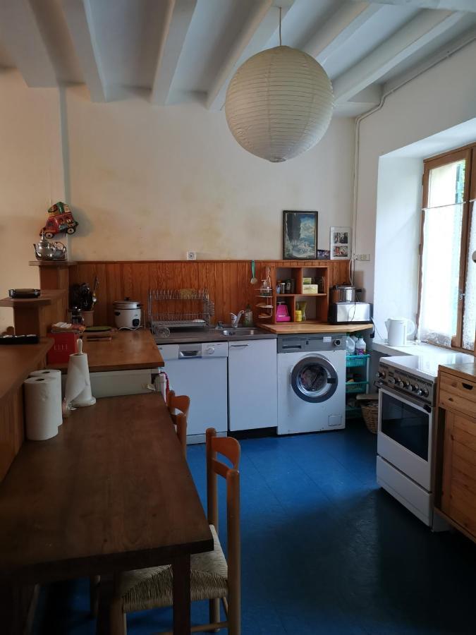 Gite Des Petites Ruelles : Familial Et Chaleureux Trôo Exterior foto